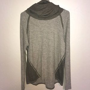 KÜHL sweater